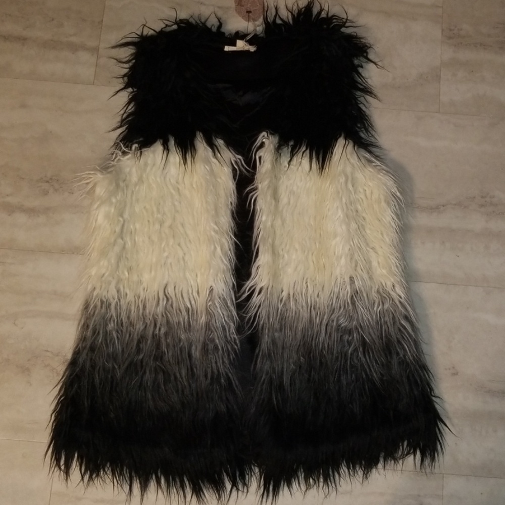 NWT Faux Fur Vest
